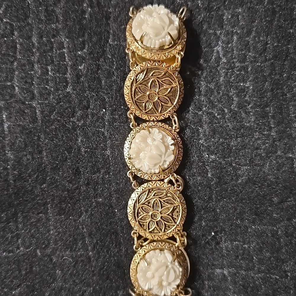 Vtg Goldtone Panel Bracelet - Picture 11 of 11